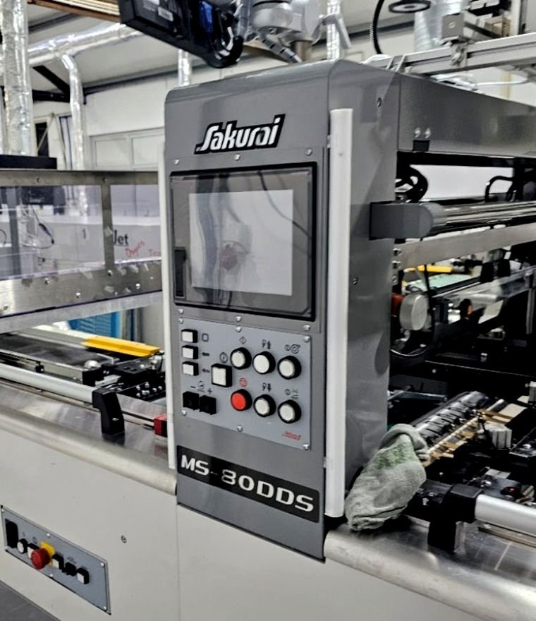 Pannello di comando di una macchina serigrafica Sakurai MS 300DDS